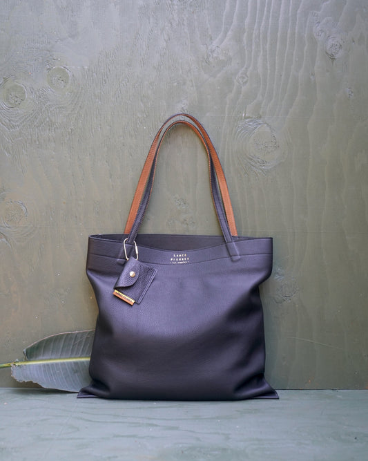 Varsituile 01 — Single Hide Tote: Carbon