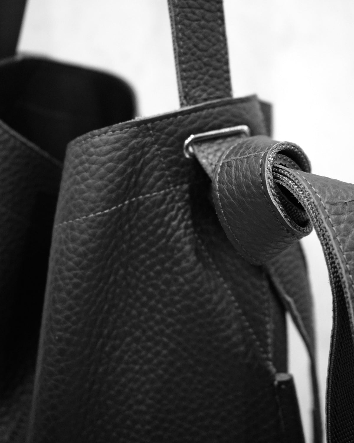 Galloway 01 — Convertible Bellows Bag: Mars