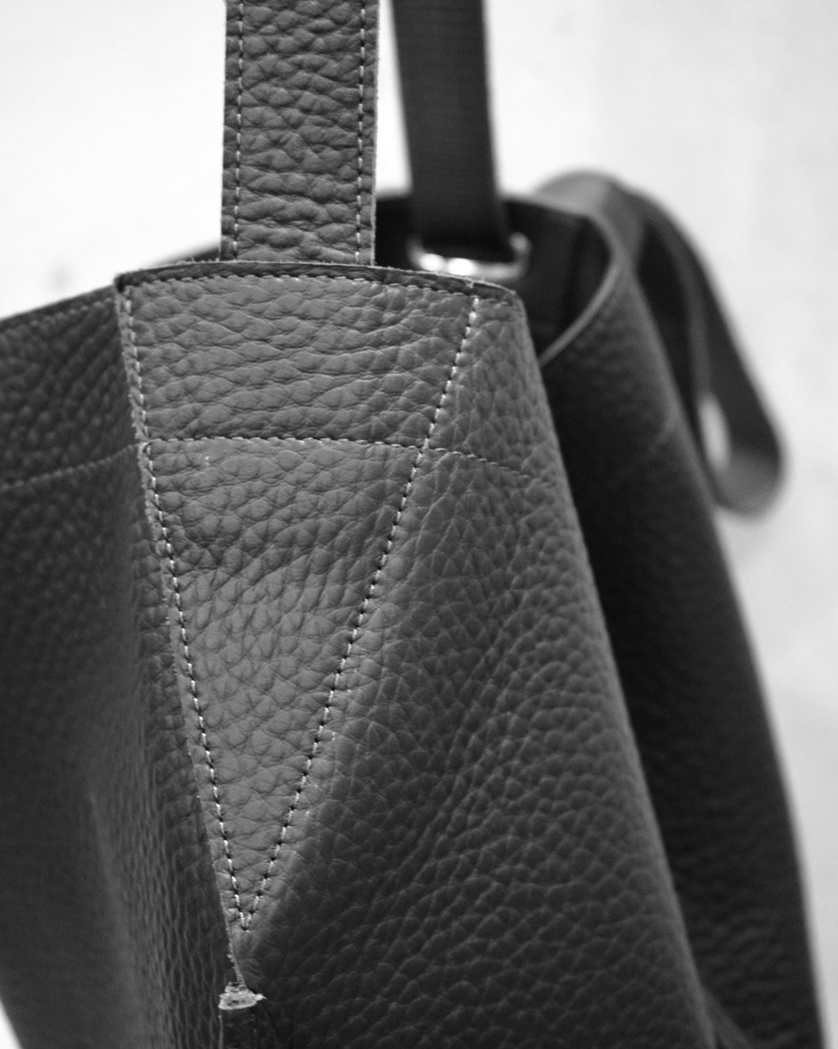 Galloway 01 — Convertible Bellows Bag: Mars