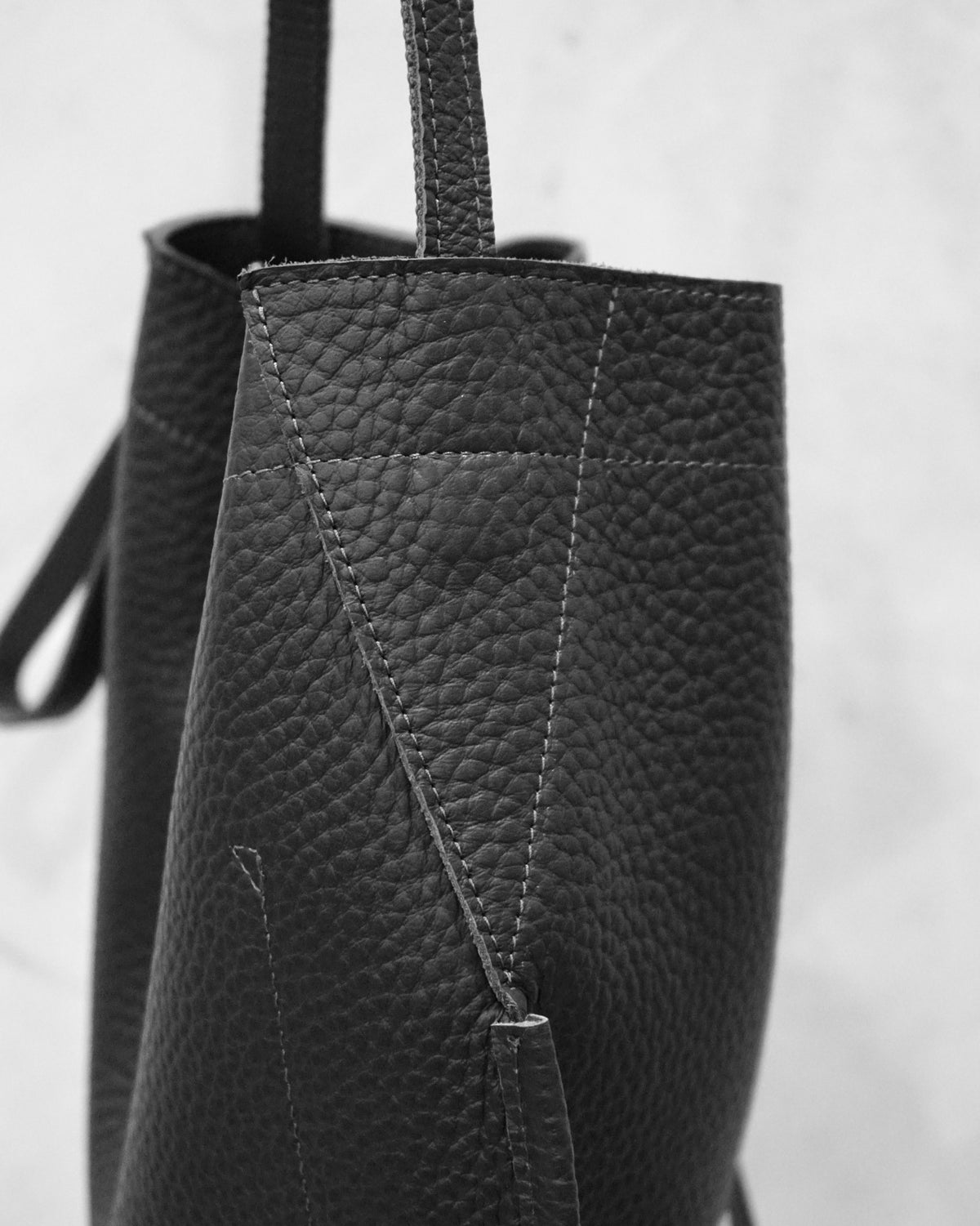 Midigalloway 01 — Convertible Bellows Bag: Carbon