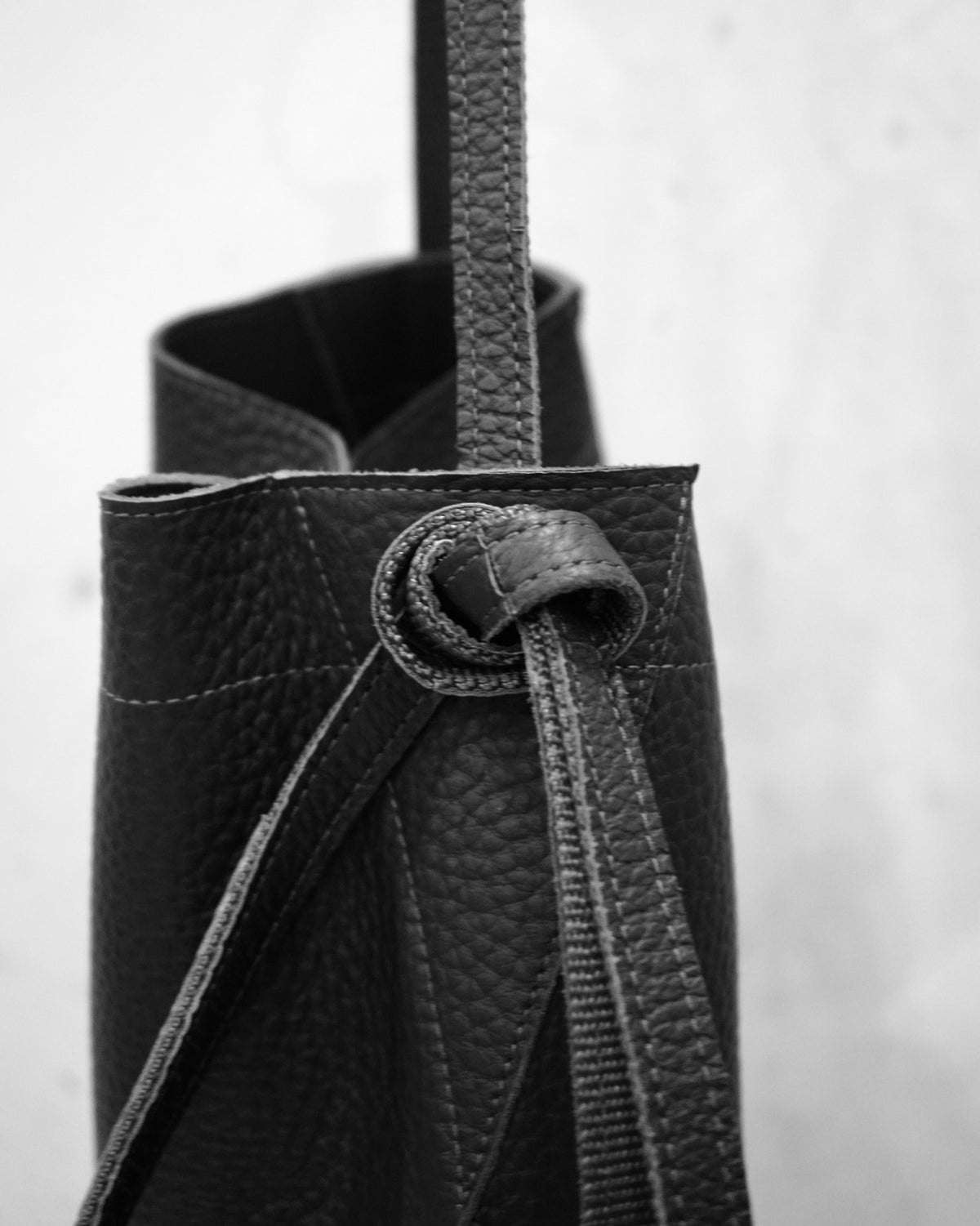Midigalloway 01 — Convertible Bellows Bag: Carbon