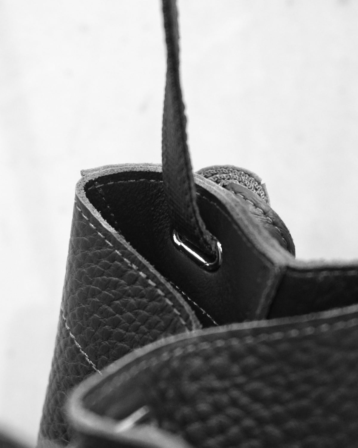 Midigalloway 01 — Convertible Bellows Bag: Carbon