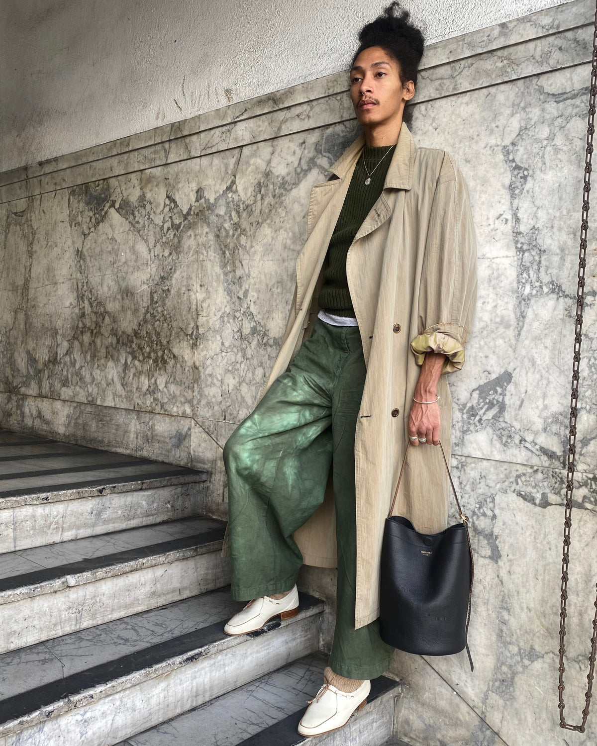 Bongo 01 — Convertible Crossbody Bucket Bag: Carbon