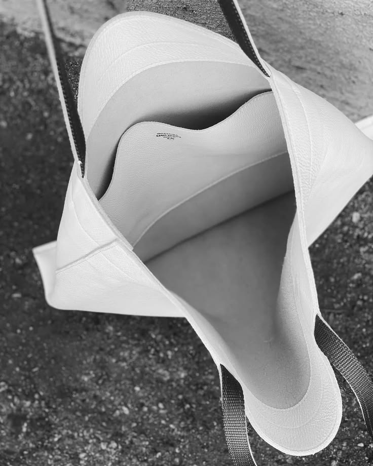 Varsituile 01 — Single Hide Tote: Brew
